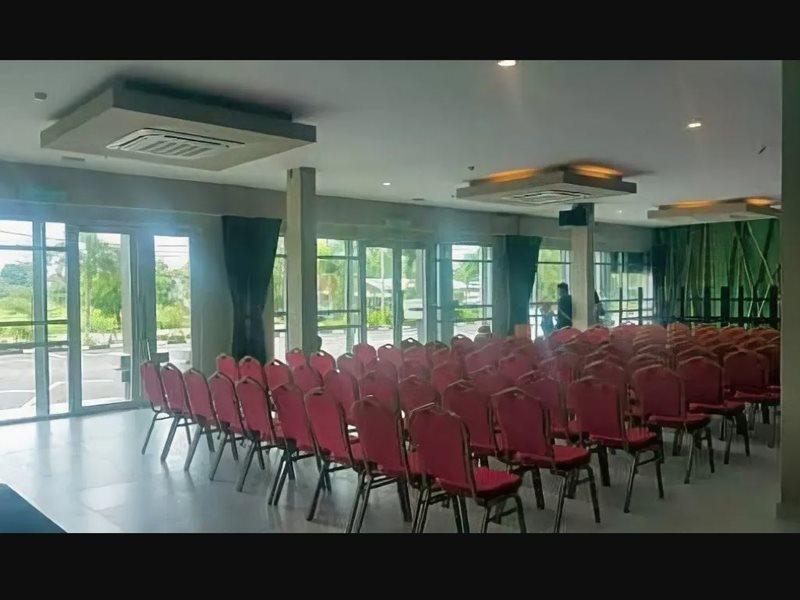 Ants Hotel Kangar Extérieur photo