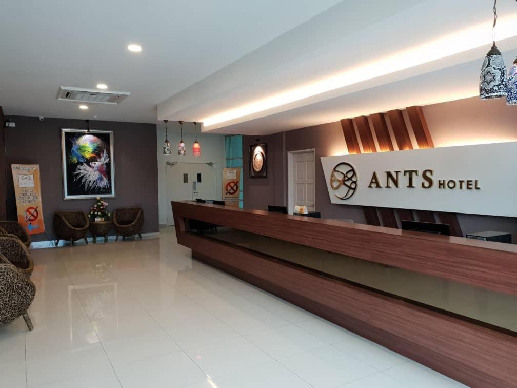 Ants Hotel Kangar Extérieur photo